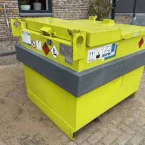 Shipping container Kiwa IBC Steenbergen 750 liter Dieseltank Milieutank met handpomp